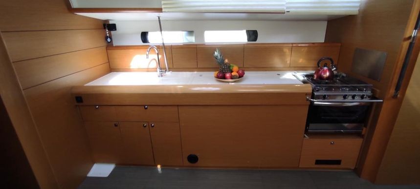 Jeanneau Sun Odyssey 469 | My Olivia