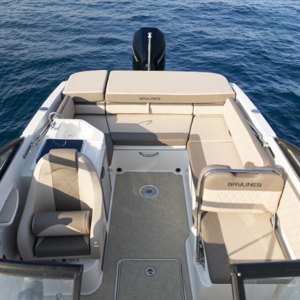 Bayliner VR6 Cuddy | Mizella