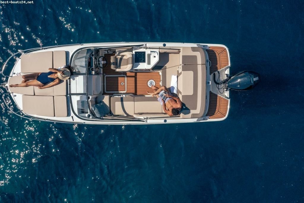 Bayliner VR6 Cuddy | Mizella