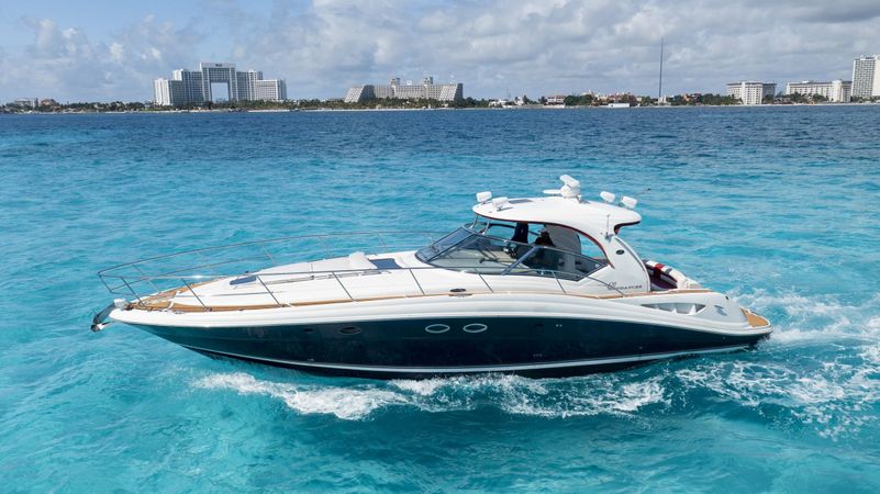 Sea Ray 420 Sundancer | Humble