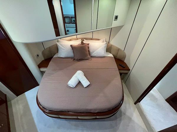 Fairline Squadron 52 | Bliss