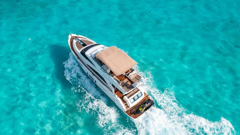 Fairline 70 | Addicted