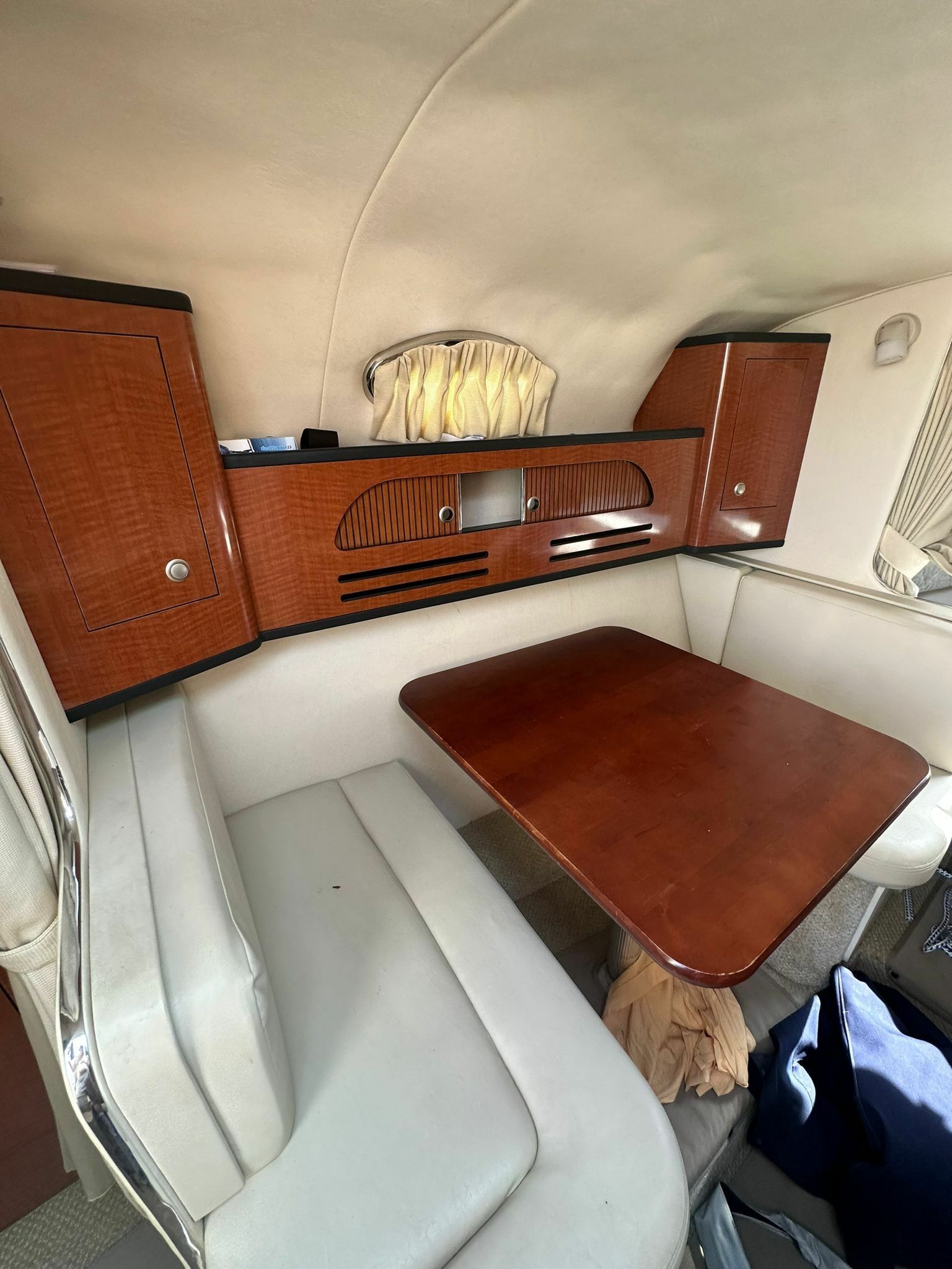 Sea Ray 315 Sundancer | GIO yacht