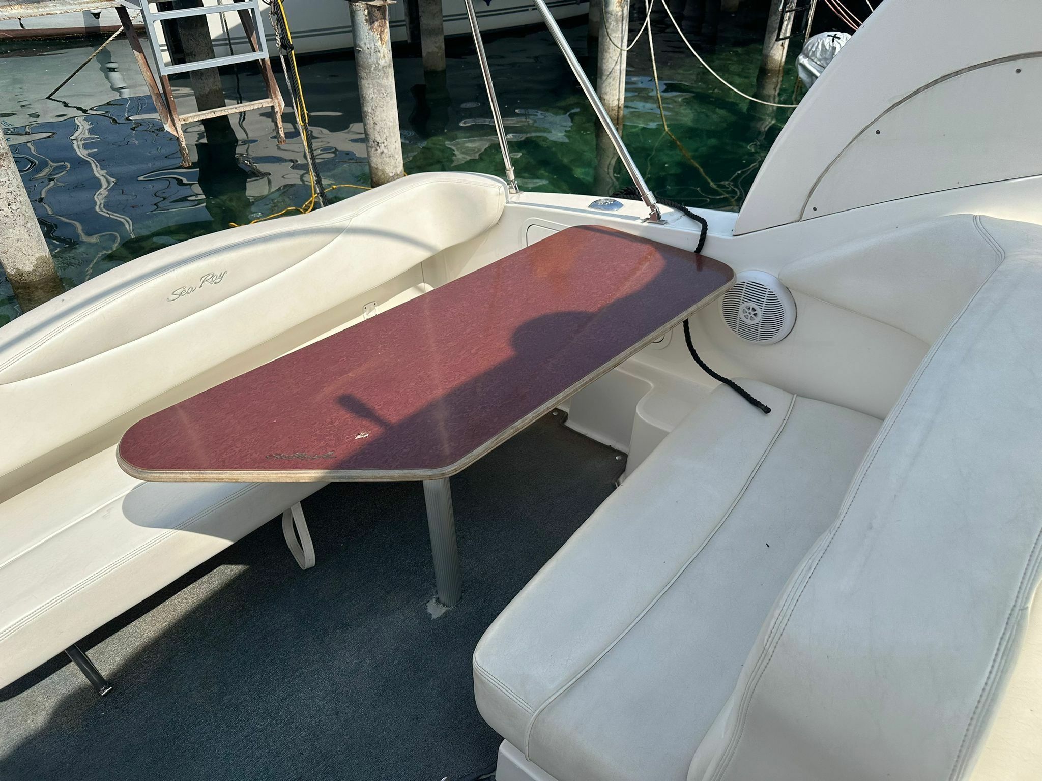 Sea Ray 315 Sundancer | GIO yacht