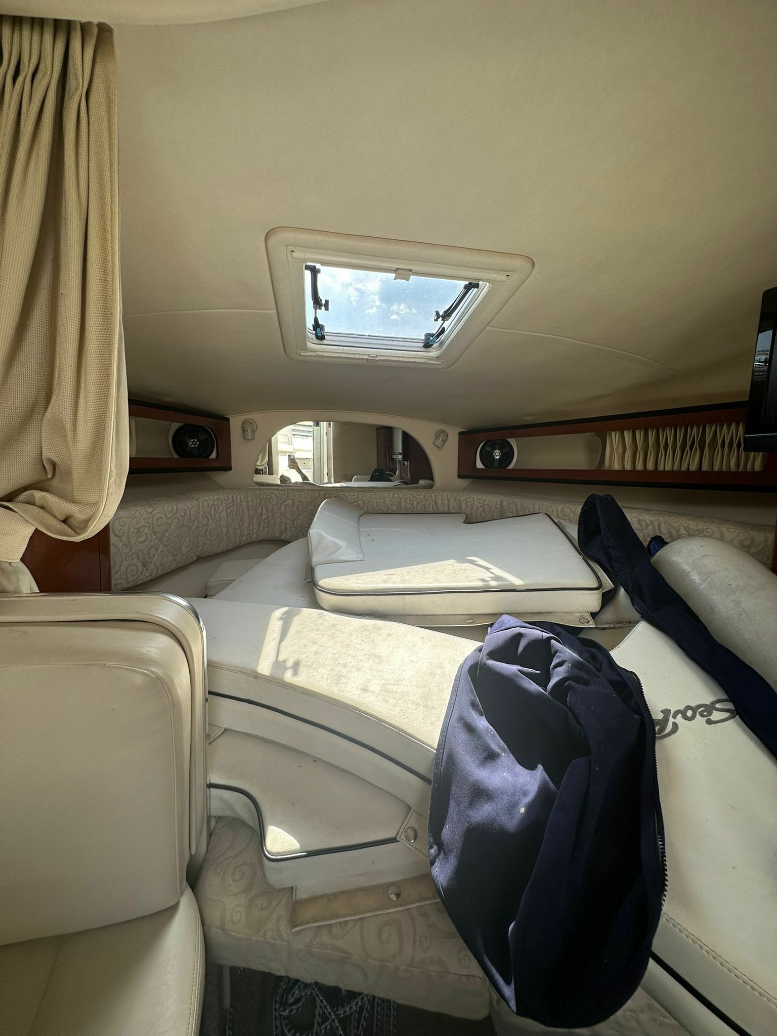 Sea Ray 315 Sundancer | GIO yacht