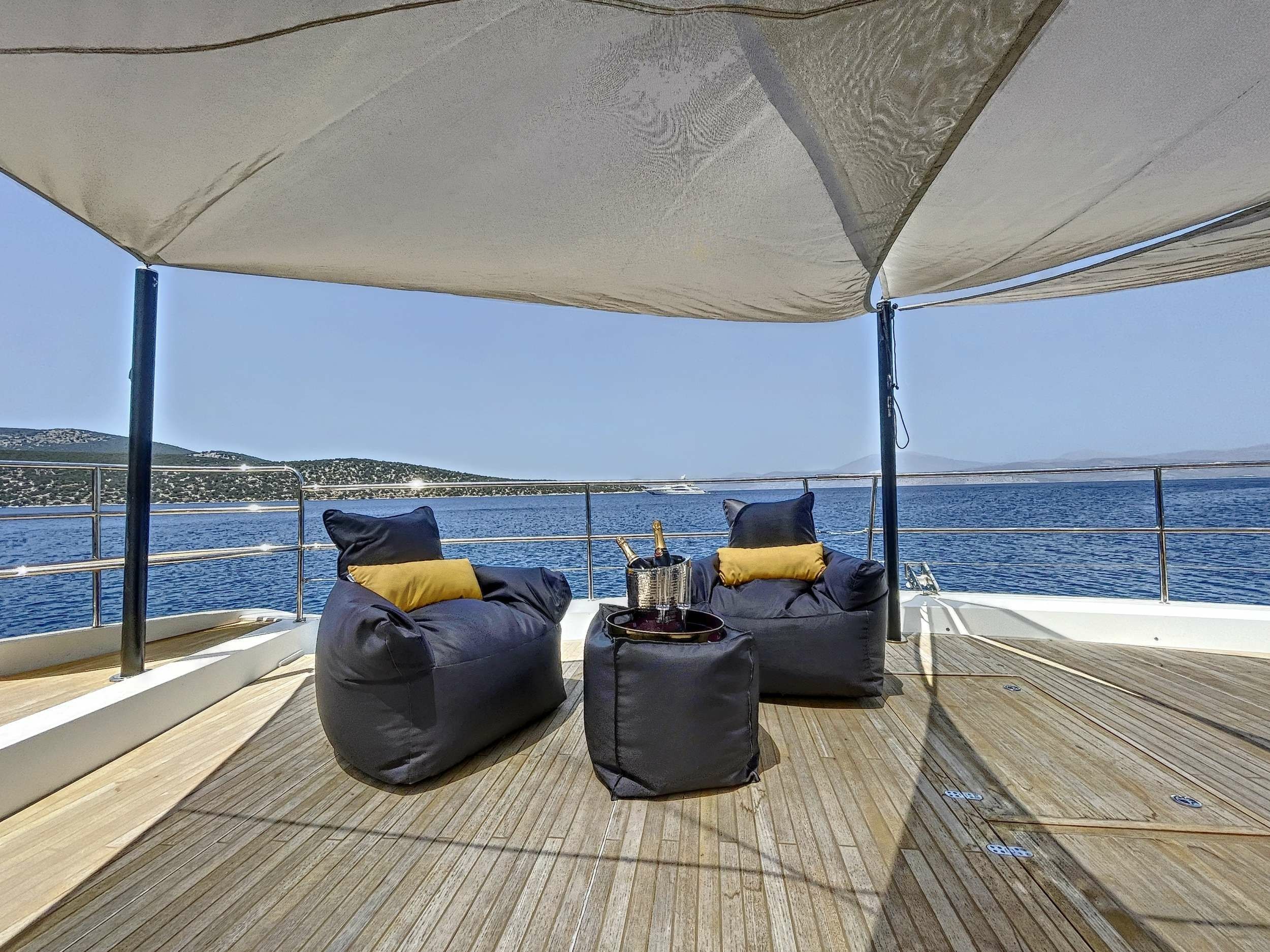 Lagoon Seventy 8 | Crazy Horse