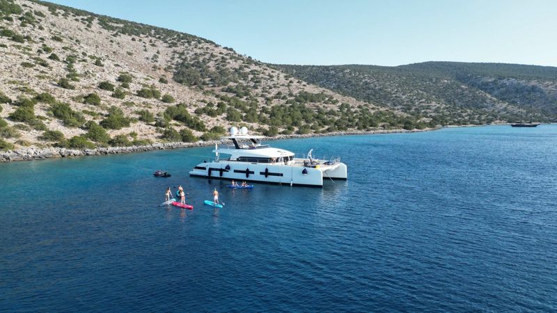 Lagoon Seventy 8 | Crazy Horse