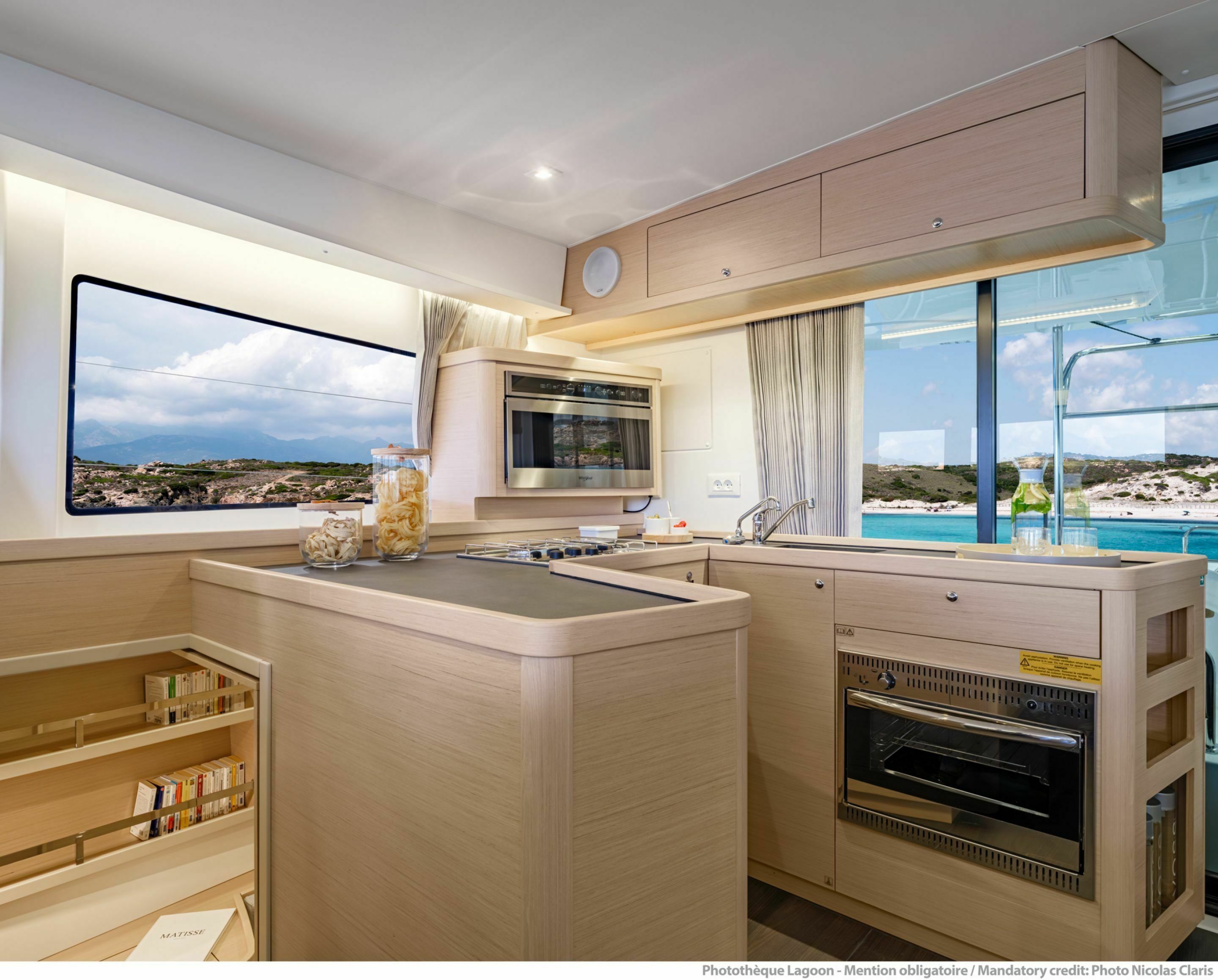 Lagoon 42 | Periwinkle