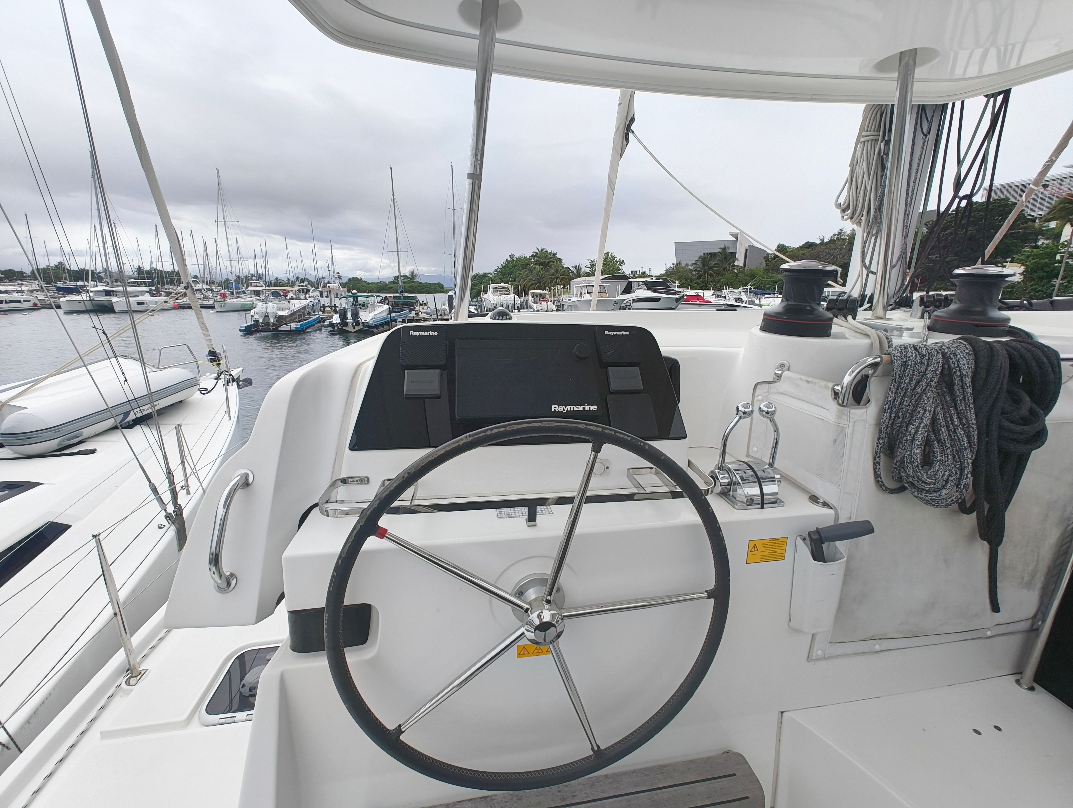 Lagoon 42 | Periwinkle