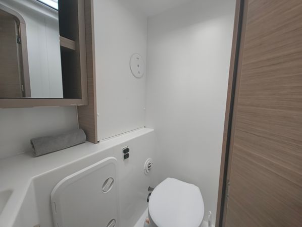 Lagoon 42 | Periwinkle