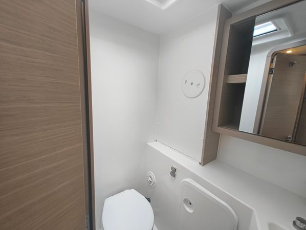 Lagoon 42 | Periwinkle