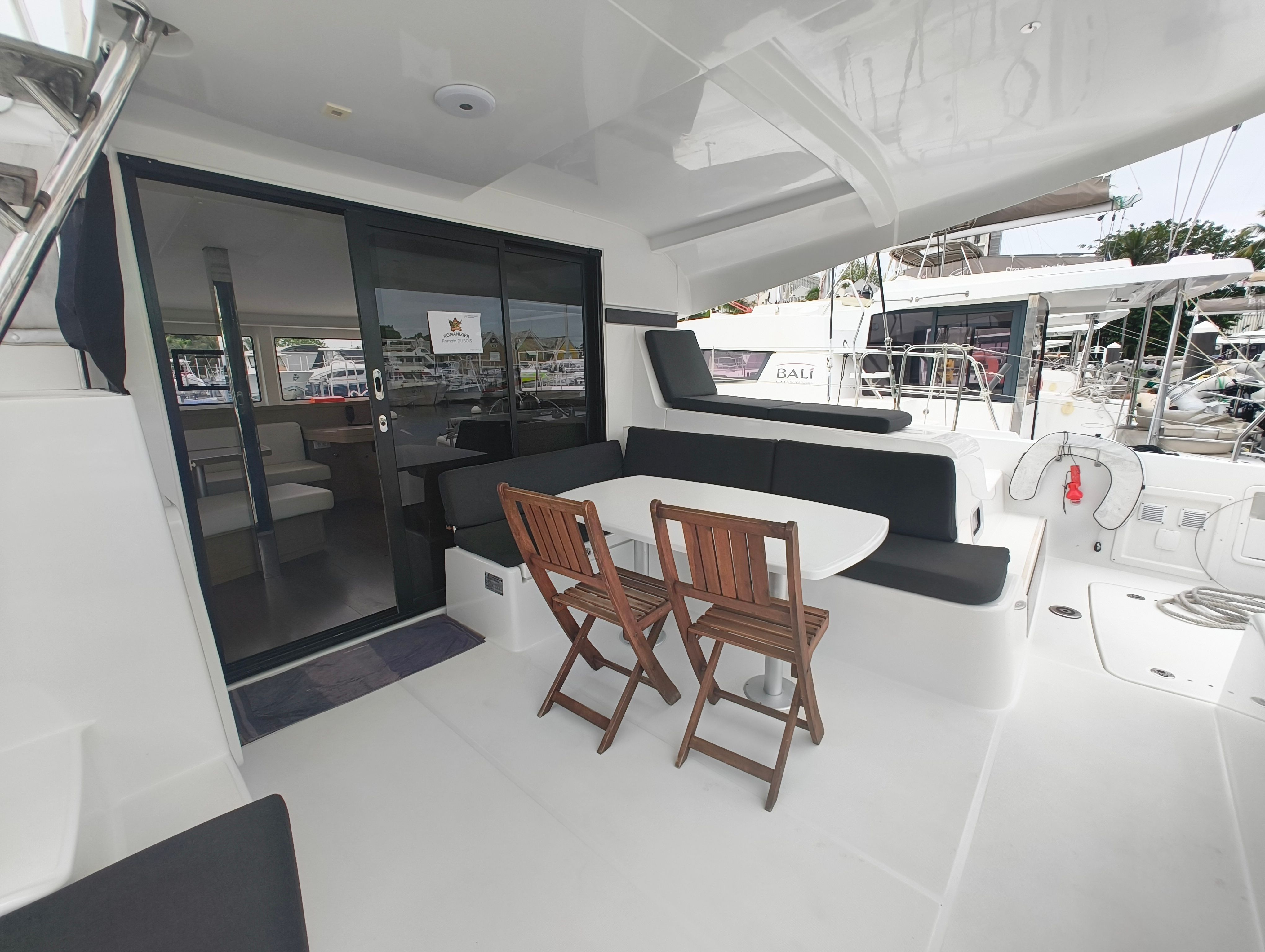 Lagoon 42 | Periwinkle