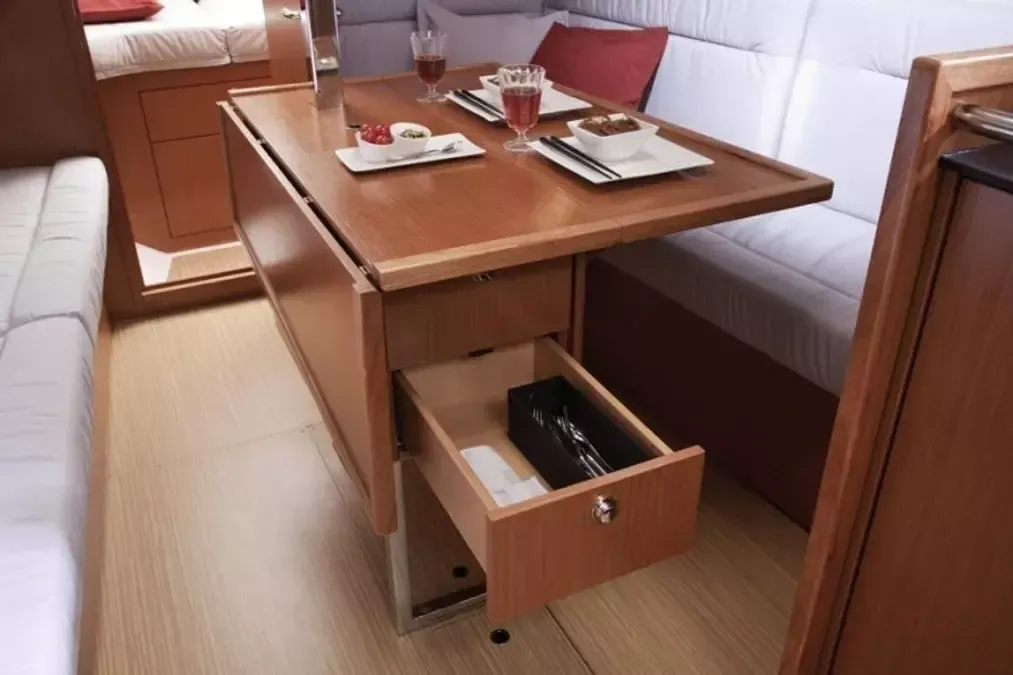 Bavaria Cruiser 32 | Avanti Due