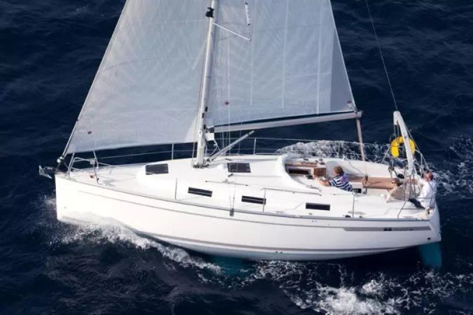 Bavaria Cruiser 32 | Avanti Due