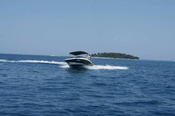 Sea Ray 210 | Black Diamond 1