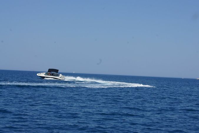 Sea Ray 210 | Black Diamond 1