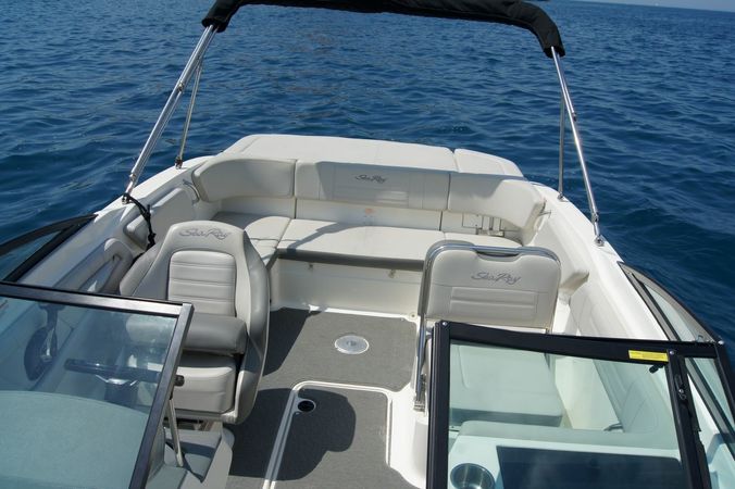 Sea Ray 210 | Black Diamond 1