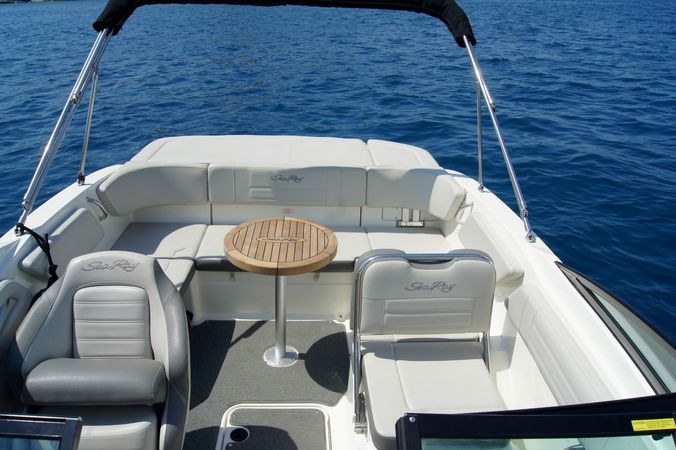 Sea Ray 210 | Black Diamond 1