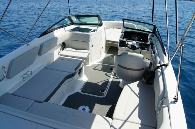 Sea Ray 210 | Black Diamond 1