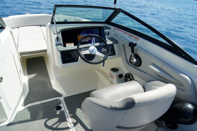 Sea Ray 210 | Black Diamond 1