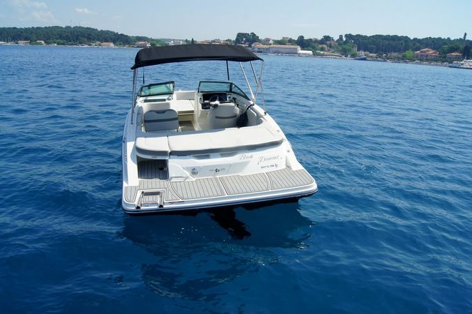 Sea Ray 210 | Black Diamond 1