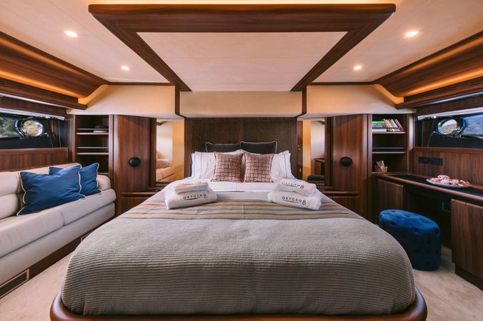 Ferretti 780 | Oxygen 8