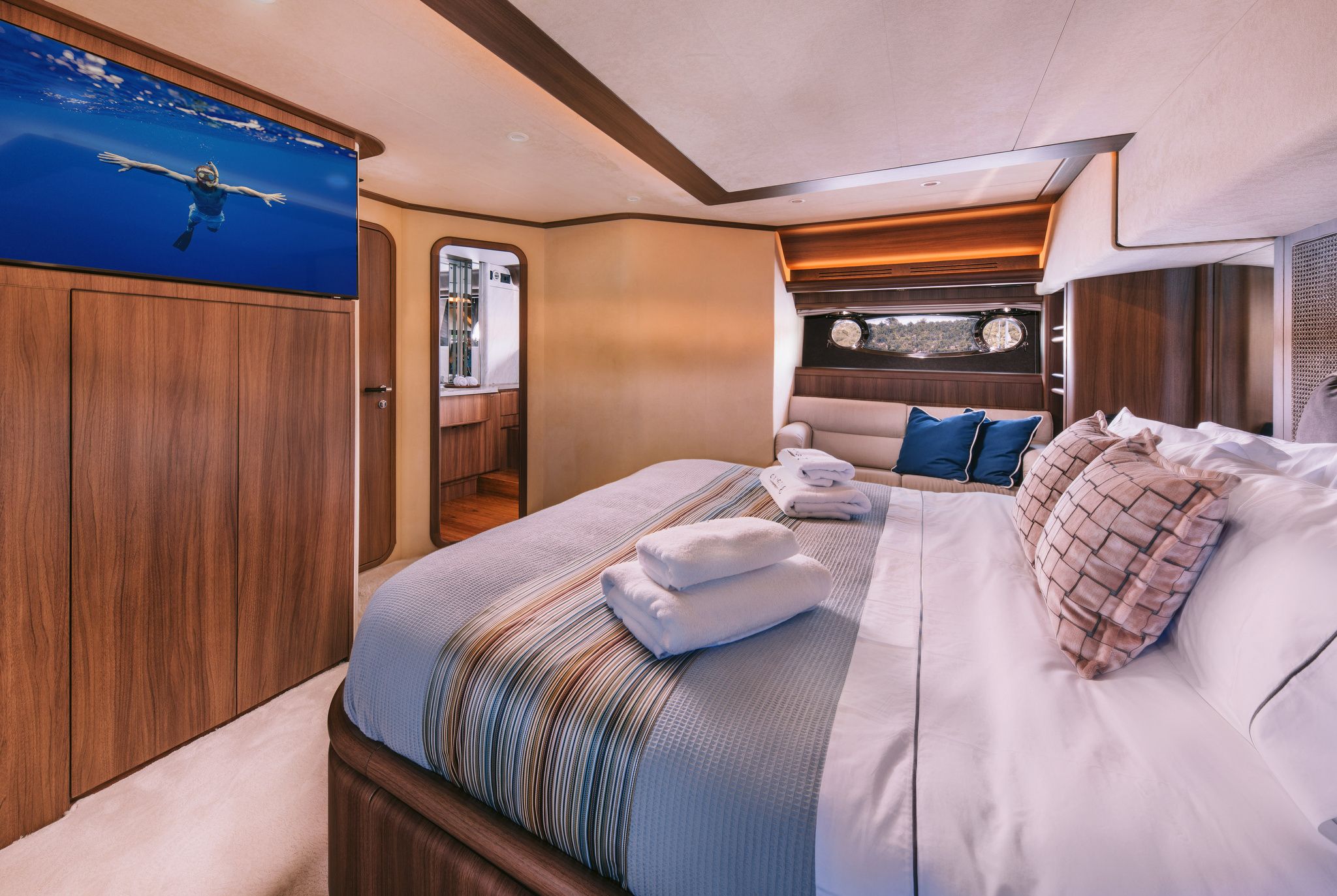 Ferretti 780 | Oxygen 8
