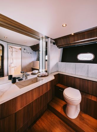 Ferretti 780 | Oxygen 8