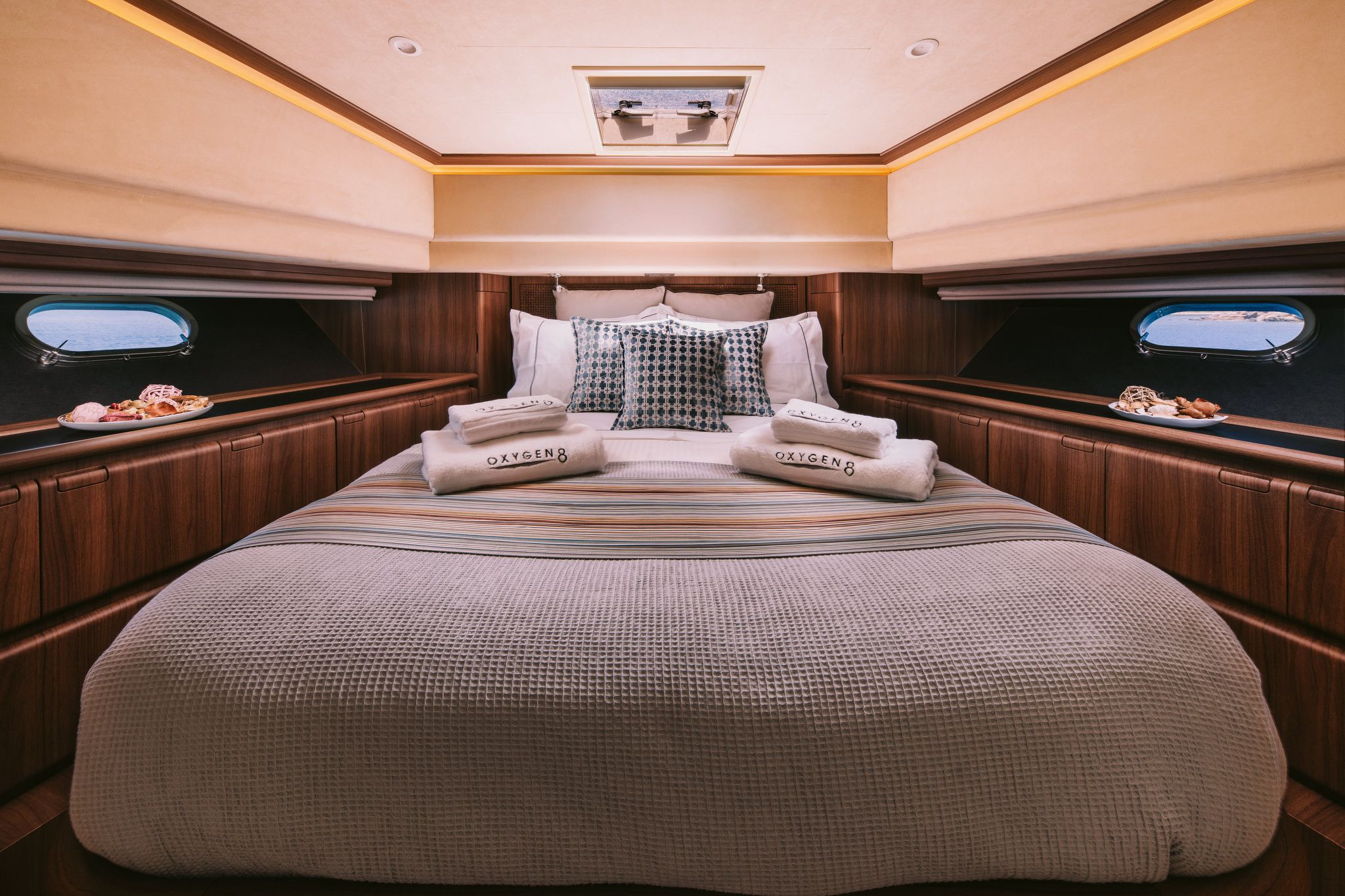 Ferretti 780 | Oxygen 8