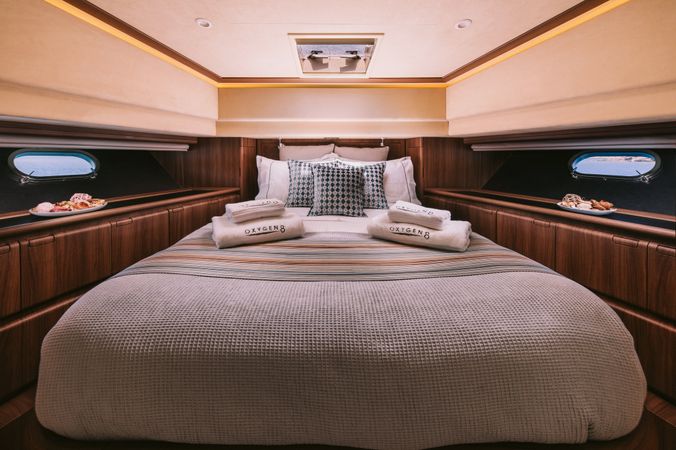 Ferretti 780 | Oxygen 8