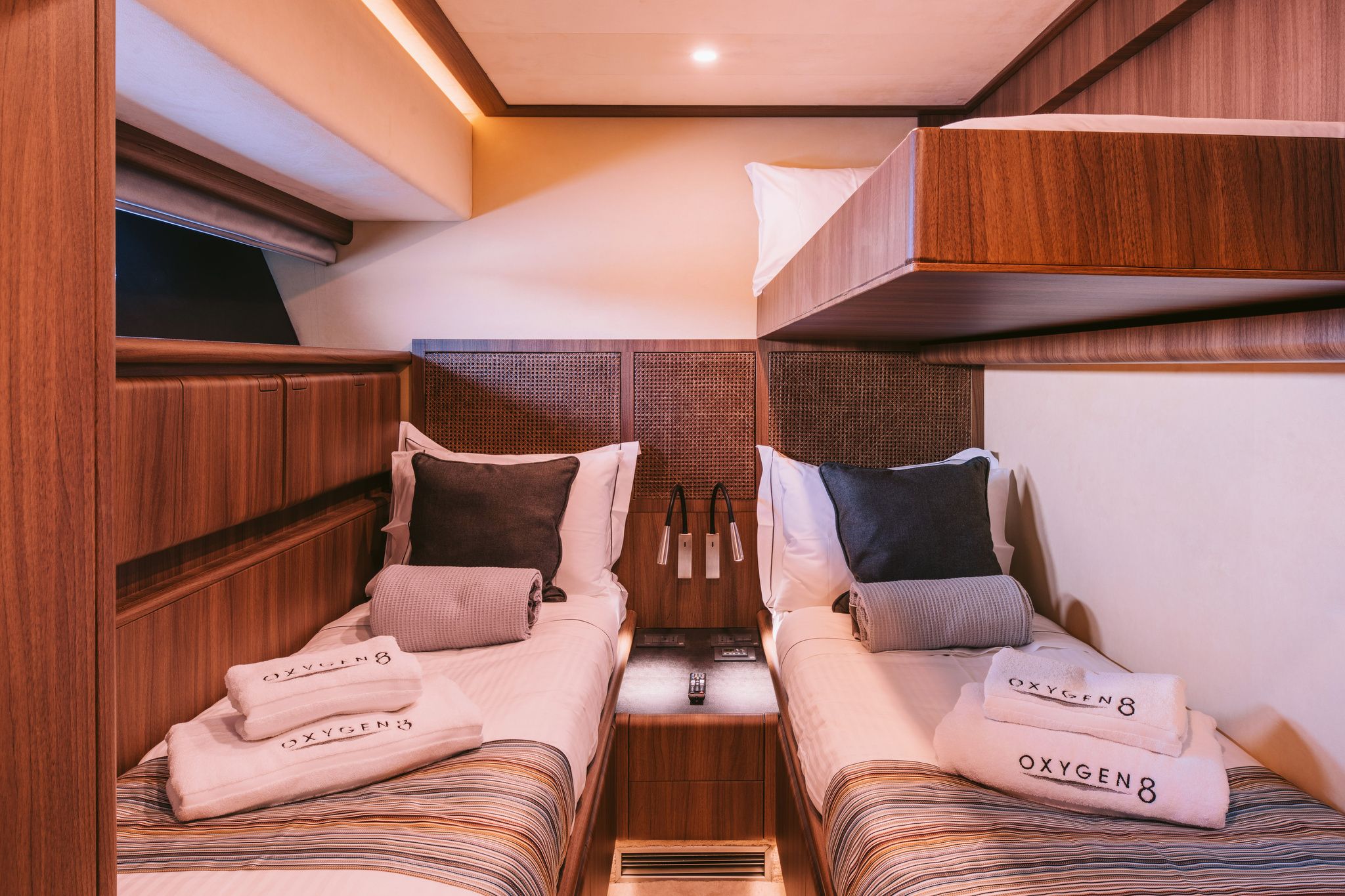Ferretti 780 | Oxygen 8