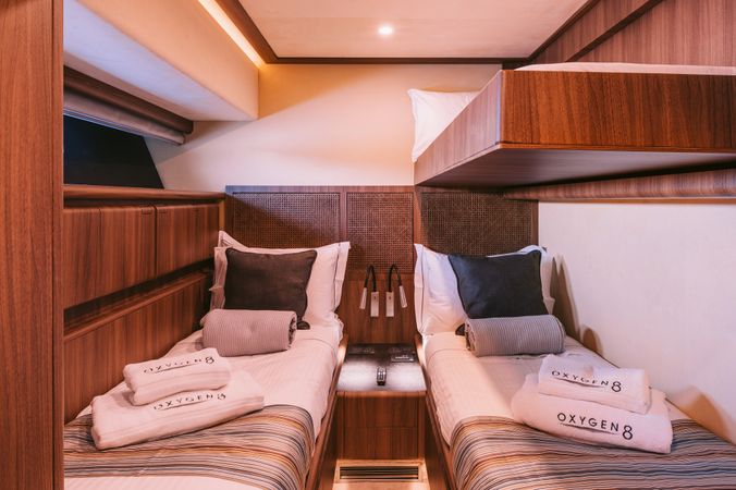 Ferretti 780 | Oxygen 8