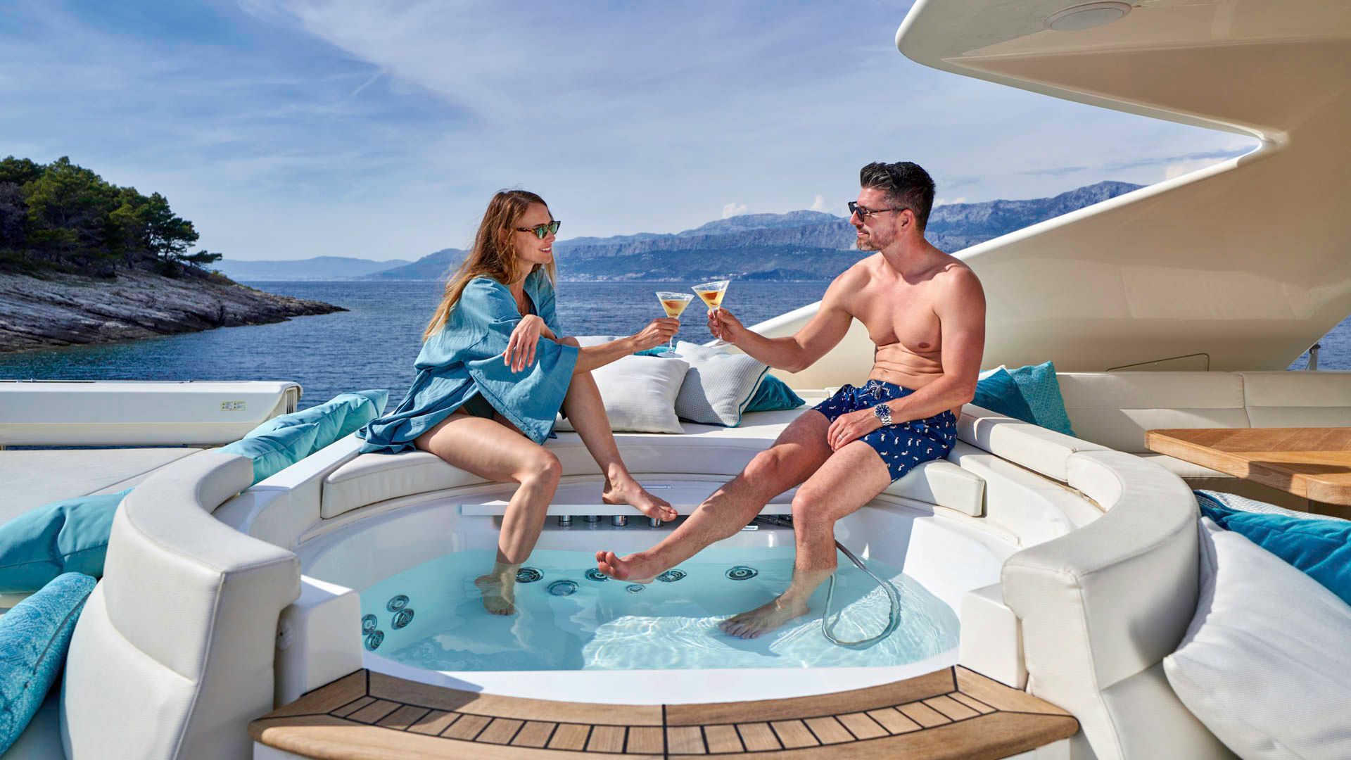 Ferretti Custom Line 112 | Acceptus