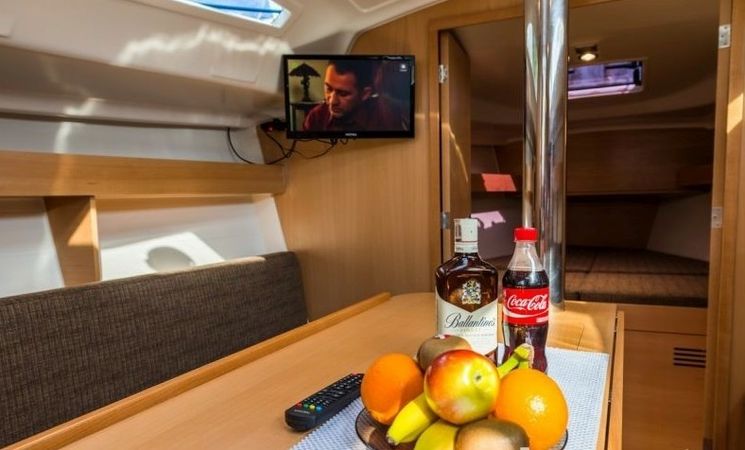 Delphia 33 MC | Nina