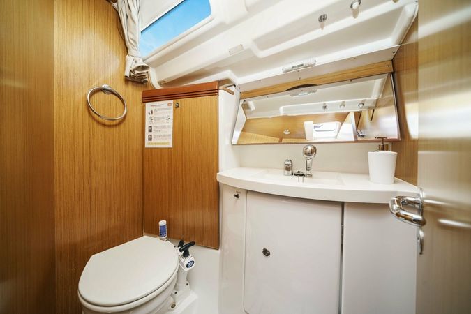 Jeanneau Sun Odyssey 42 | Ema