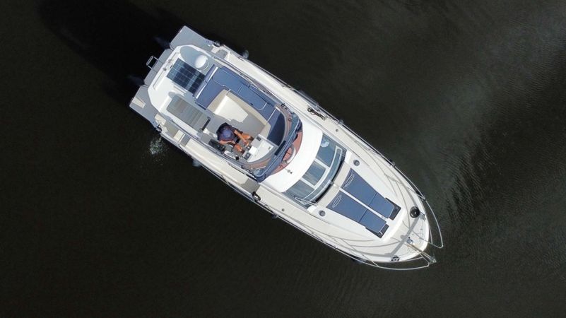 Platinum 989 Flybridge | Frohes Mäxchen