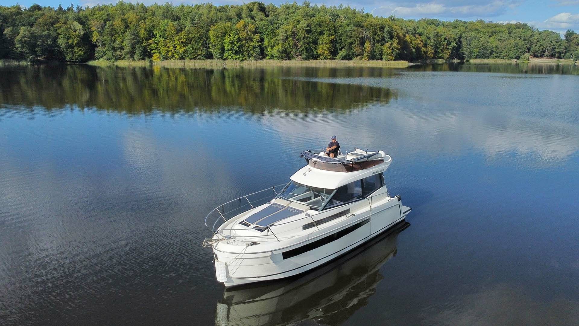 Platinum 989 Flybridge | Frohes Mäxchen