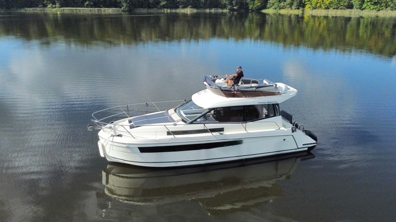 Platinum 989 Flybridge | Frohes Mäxchen