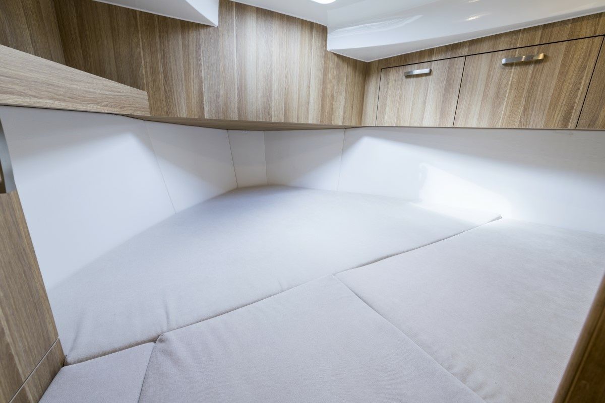 Cobra Yachts 900 | Secret Line