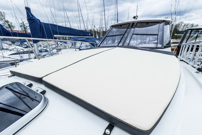 Cobra Yachts 900 | Secret Line