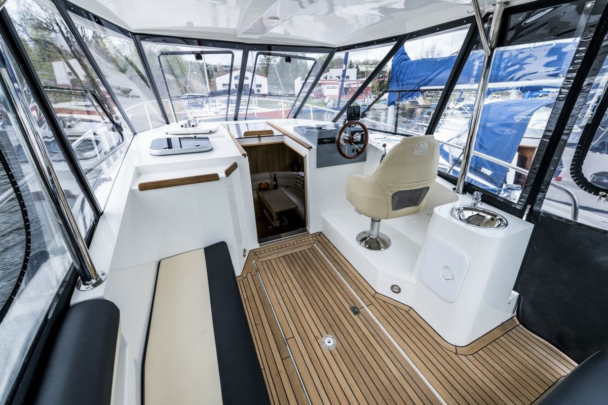 Cobra Yachts 900 | Secret Line