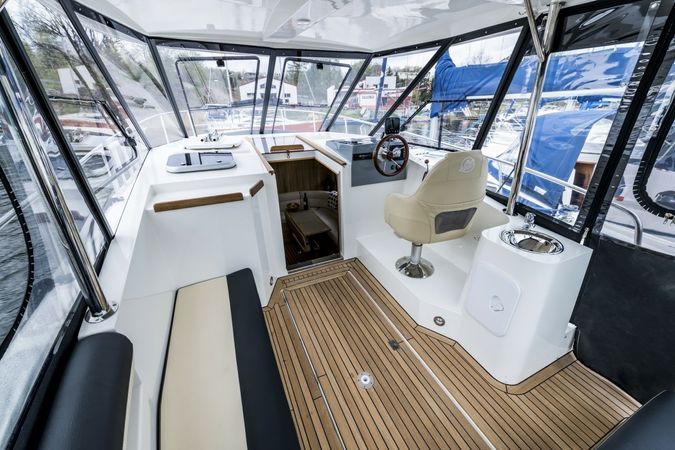 Cobra Yachts 900 | Secret Line