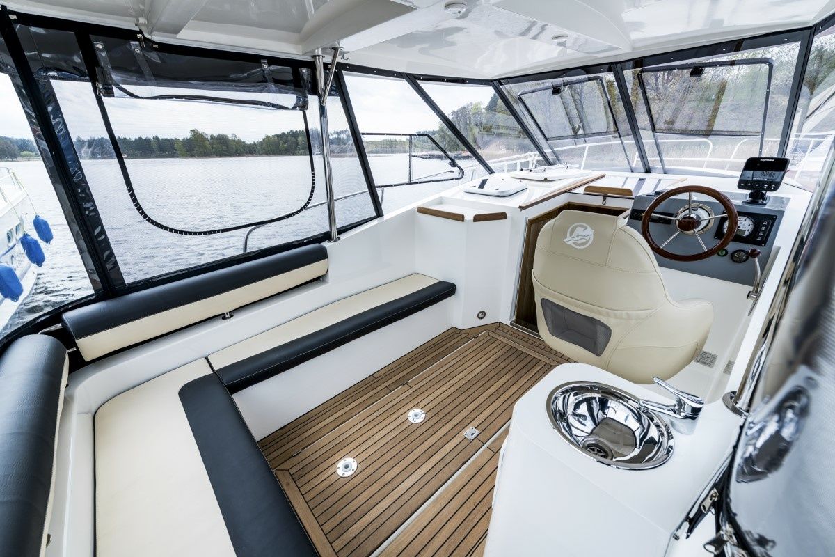 Cobra Yachts 900 | Secret Line
