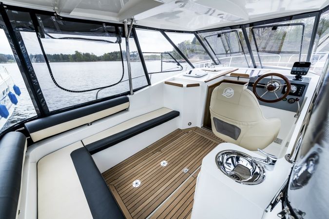 Cobra Yachts 900 | Secret Line
