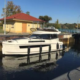 Platinum 989 Flybridge | Froher Max