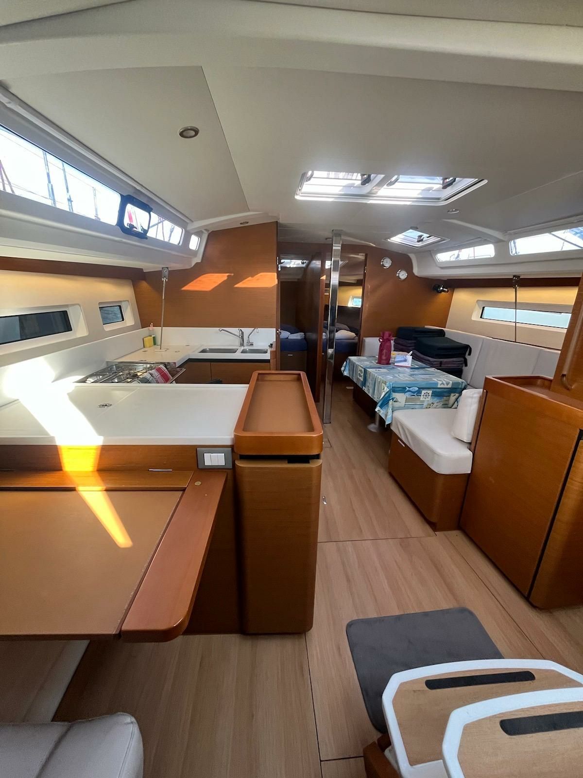 Jeanneau Sun Odyssey 440 | Maryann