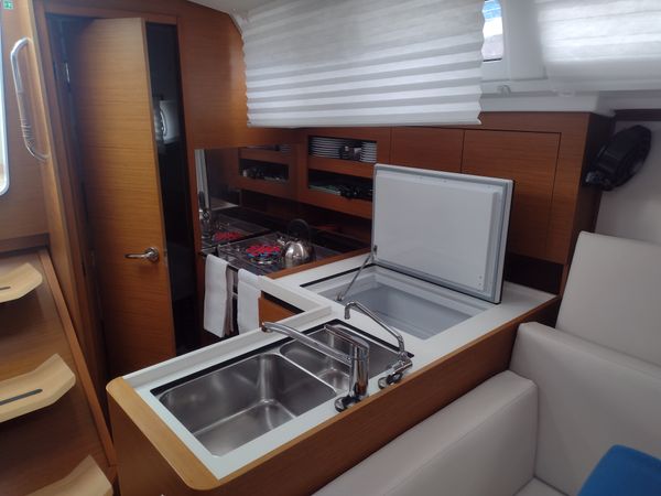Jeanneau Sun Odyssey 380 | Philippa
