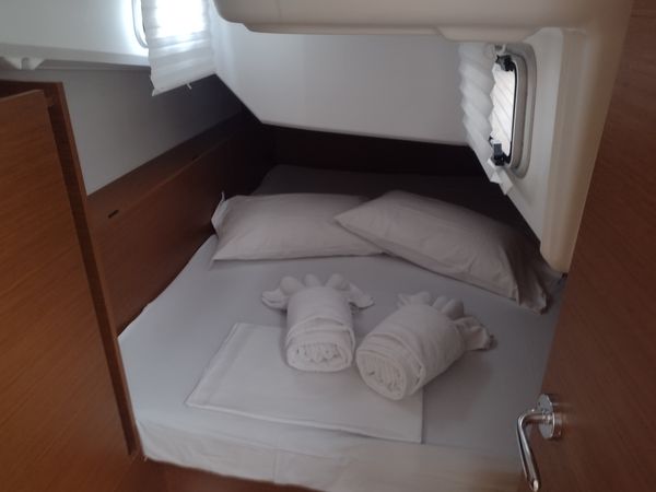 Jeanneau Sun Odyssey 380 | Philippa