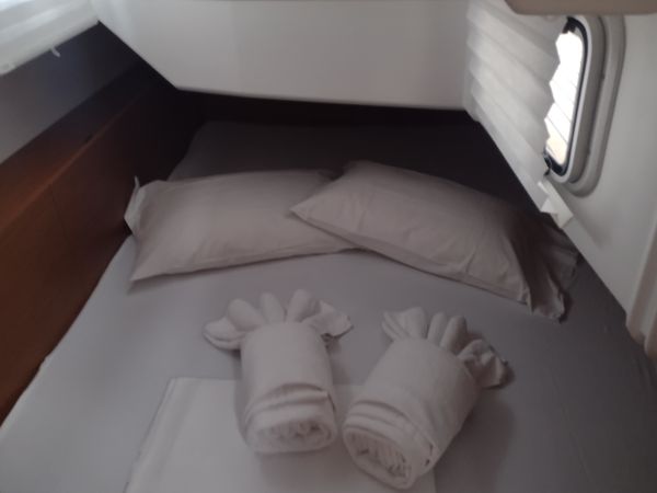 Jeanneau Sun Odyssey 380 | Philippa