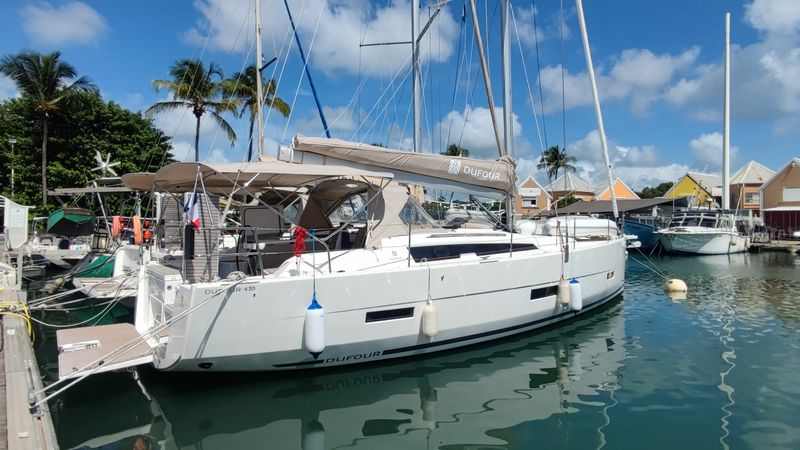 Dufour 430 | Luna Rossa